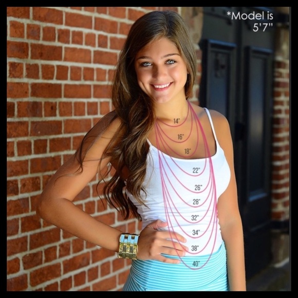 Amrita SINGH Agatha Bib Necklace Gold & Ruby Austrian Crystals - Picture 3 of 3